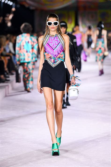 defile versace 2022|Versace spring summer 2022.